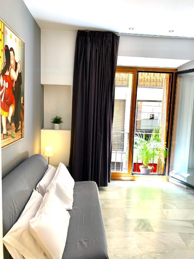 Apartamentos Por Temporada En Puerta Del Sol Madrid Exterior photo